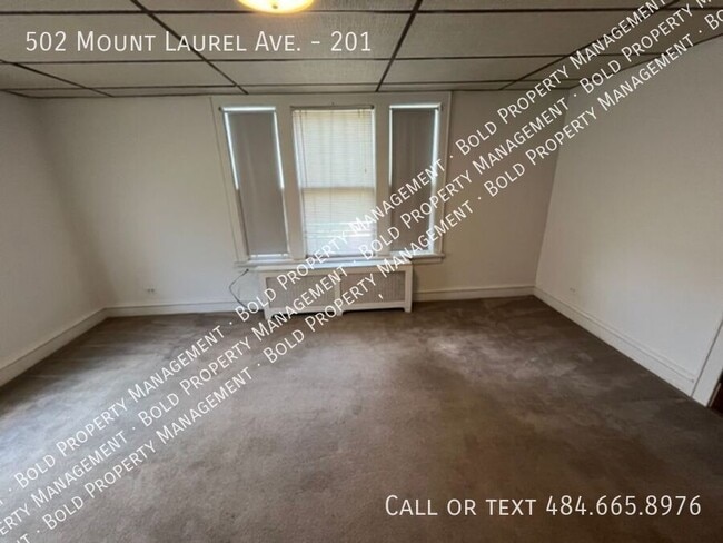 Foto del edificio - 502 Mount Laurel Rd
