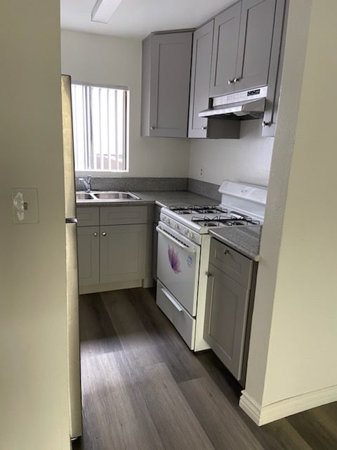 Building Photo - 1414 S Gramercy Pl