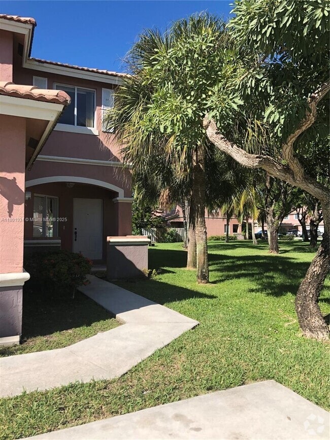 Building Photo - 6910 SW 164th Ct