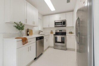 Building Photo - 1428 NE 2nd Ave