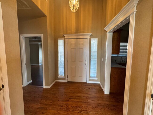 Foto del edificio - BIXBY - 4 Bedroom, 2.5 baths, 2 car garage - BIXBY