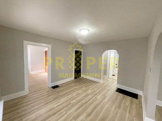 Foto del edificio - 3 bedrooms 2 bathrooms house for rent