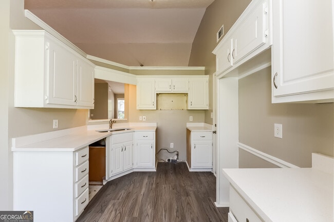 Building Photo - 45 Belmont Cove