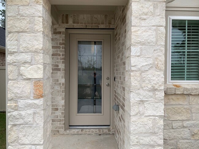 Foto del edificio - 40547 Berylline Ln.