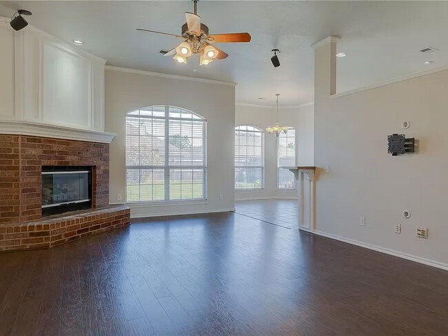 Building Photo - 513 SW 159th Terrace
