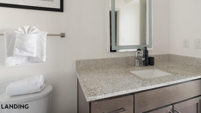 Building Photo - 698 Basilica Bay Dr