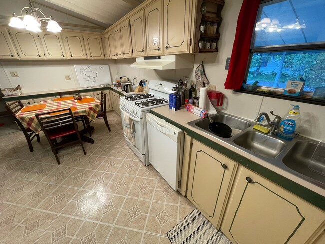 Foto del edificio - 107 Mary Ln