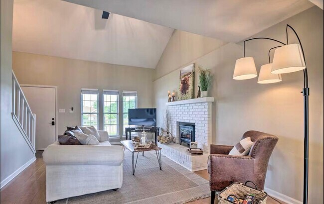 Foto del edificio - 532 W Southampton Dr