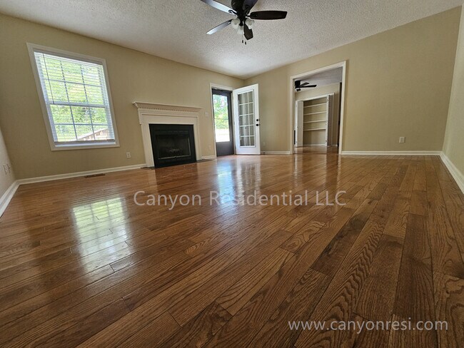 Foto del edificio - 101 Overlook Ct