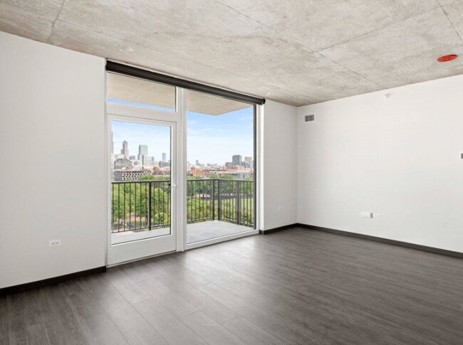 Foto del edificio - 1601 W Lake St