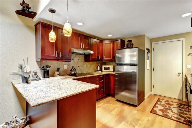 Foto del edificio - Very Desirable Woodbridge Townhouse in Nevada City
