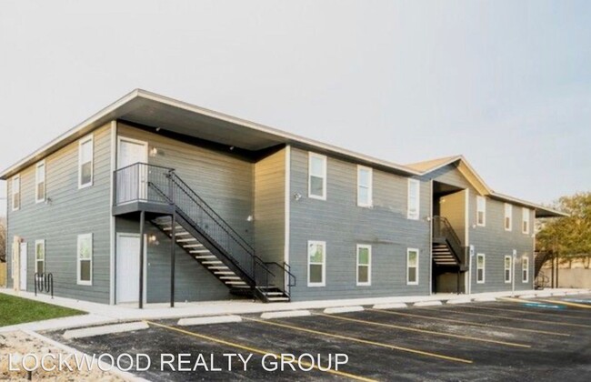 Building Photo - 8111 Meadow Leaf Dr