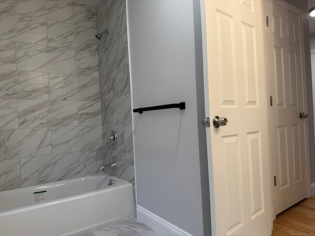 Foto del edificio - 755 Hart St