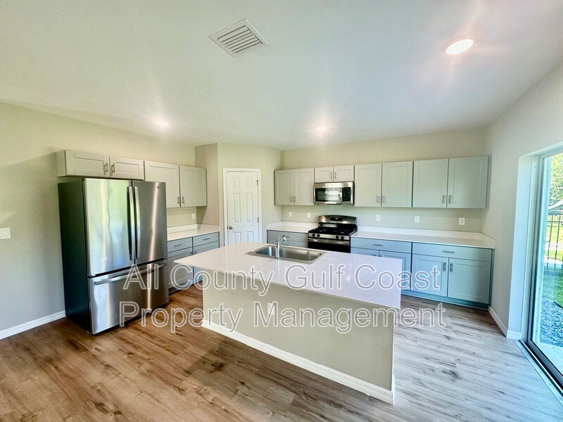 Primary Photo - 12832 Oak Hill Way