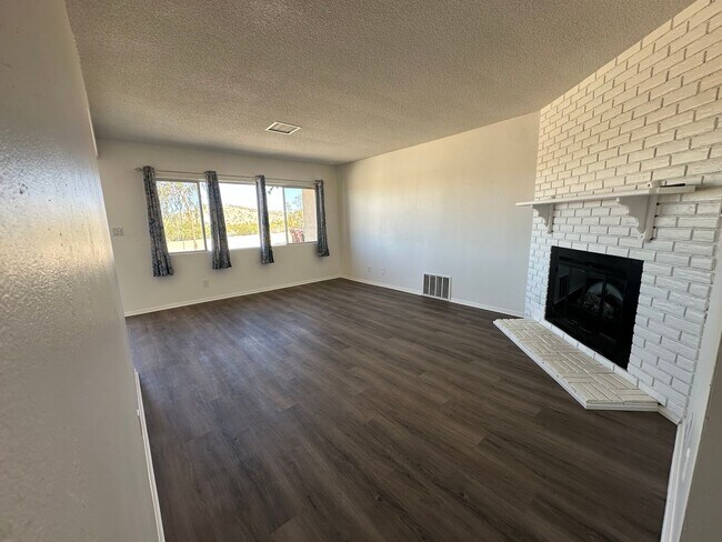 Foto del edificio - Newly Remodeled 2 bed 1 bath home!