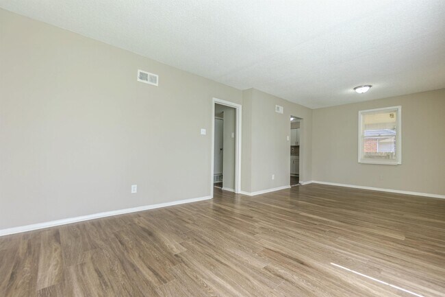 Foto del edificio - 1024 Mendenhall Cove
