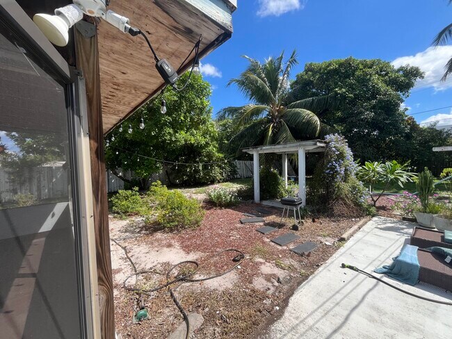 Foto del edificio - 334 Anderson Rd