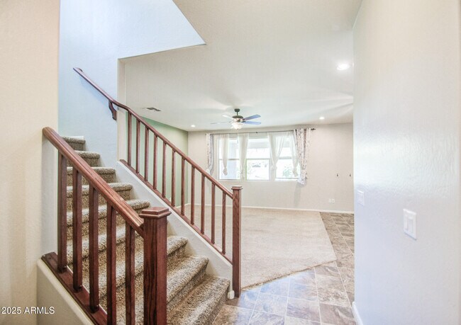 Foto del edificio - 4068 E Devon Dr