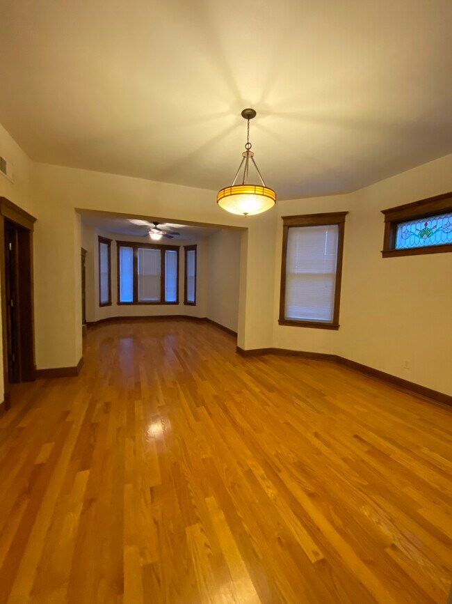 Foto del edificio - 3304 N Albany Ave