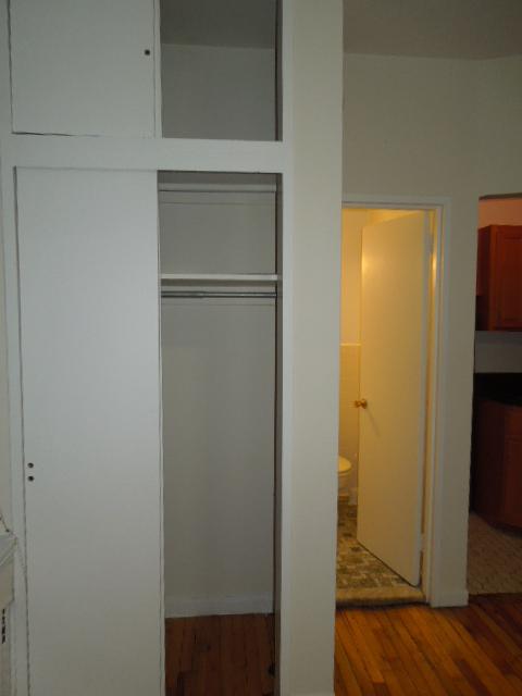 Foto del edificio - 212 W 72nd St