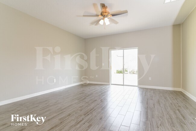 Foto del edificio - 1320 Oak Crest St