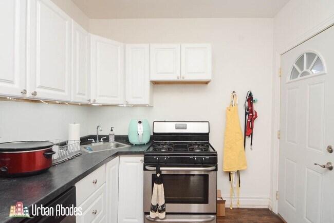 Foto del edificio - 3716 N Hoyne Ave