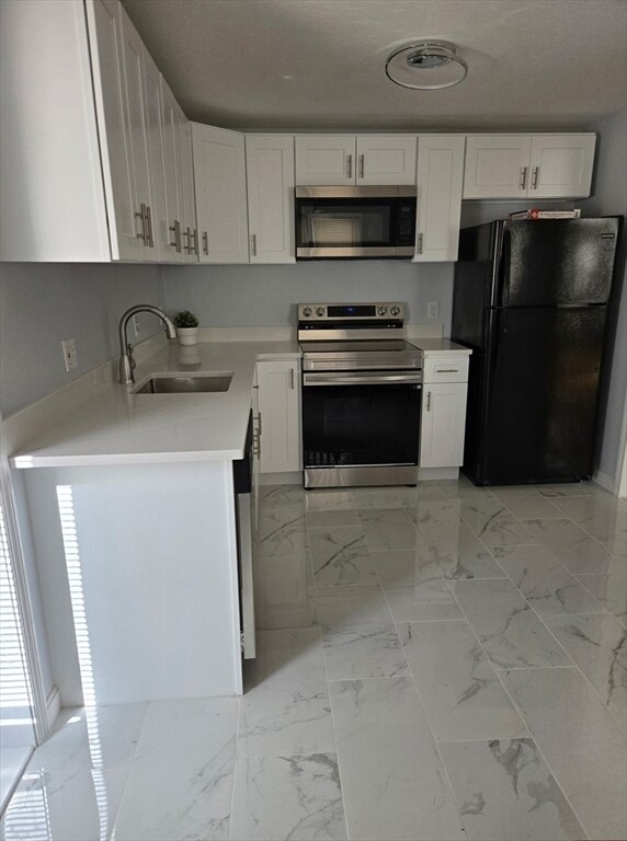 Foto principal - 239 Hillberg Ave