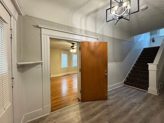 Photo - 715 18th St Apartment