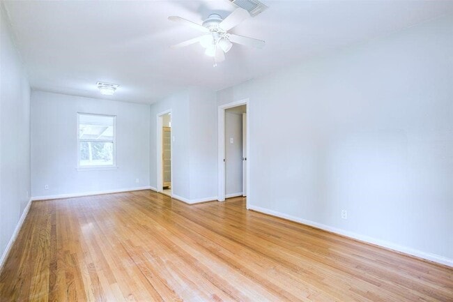 Foto del edificio - 8206 Montridge Dr