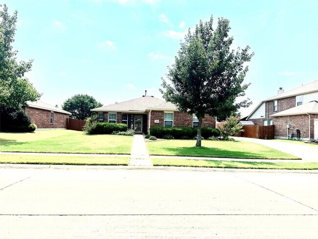 Foto del edificio - Beautifully Maintained Home on Premium Lot...