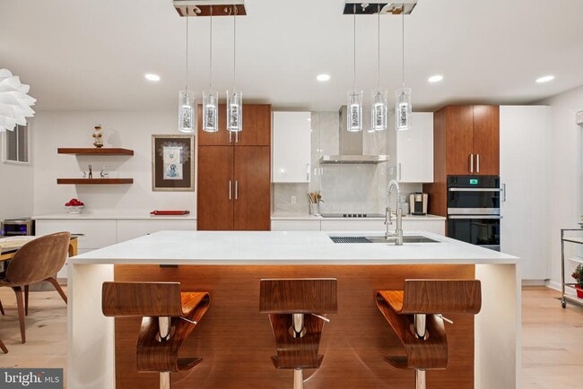 Foto del edificio - 4353 Westover Pl NW