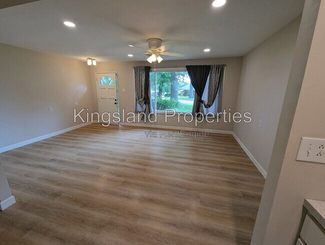 Building Photo - 4101 Koeln Ave