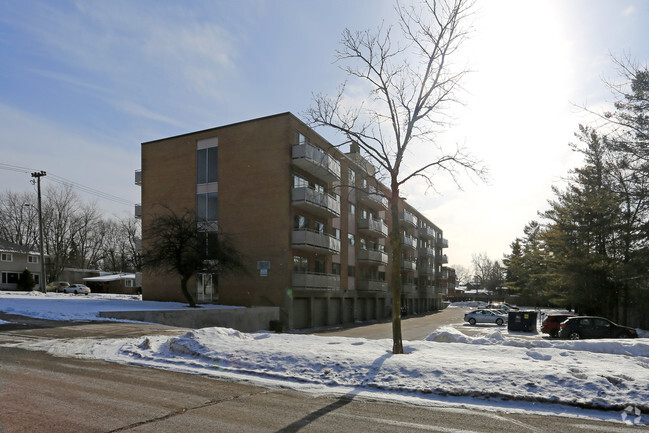 Building Photo - Franklin Manor Apartments