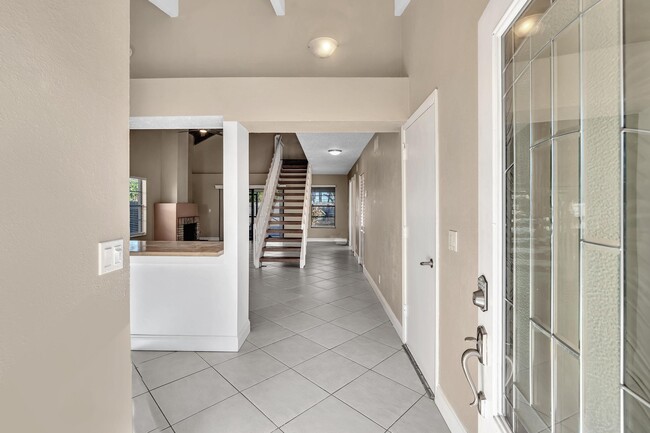 Building Photo - 2433 Southridge Rd