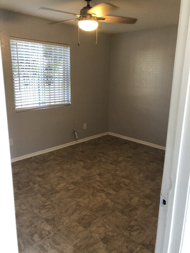 Building Photo - 3260 Martin Ave