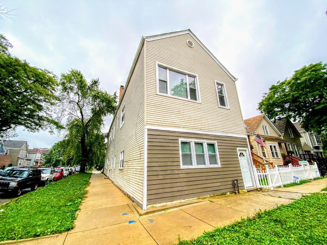 Primary Photo - 3501 W Cortland St