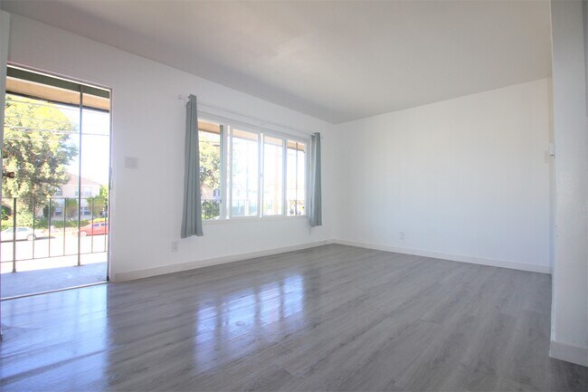 Building Photo - 7346 Woodman Ave
