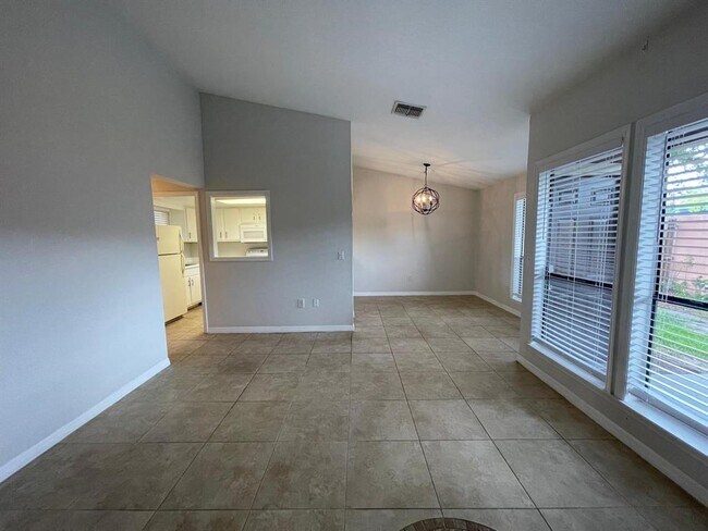 Foto del edificio - 614 Grenadine Ct