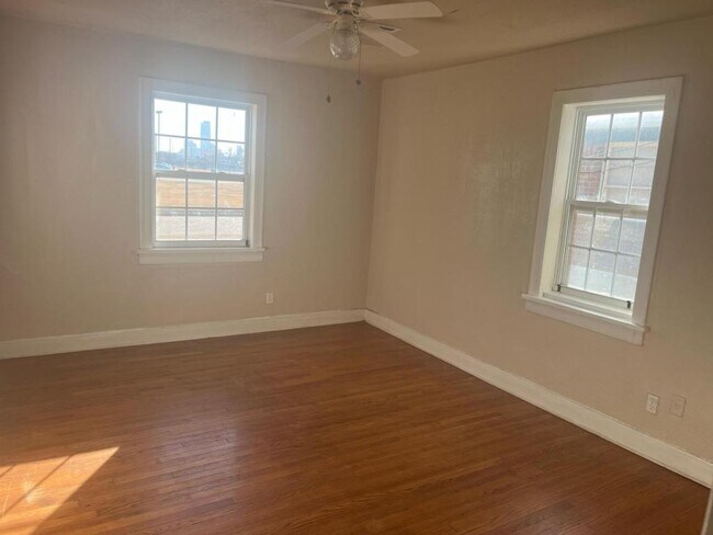 Foto del edificio - 301 NE 26th St