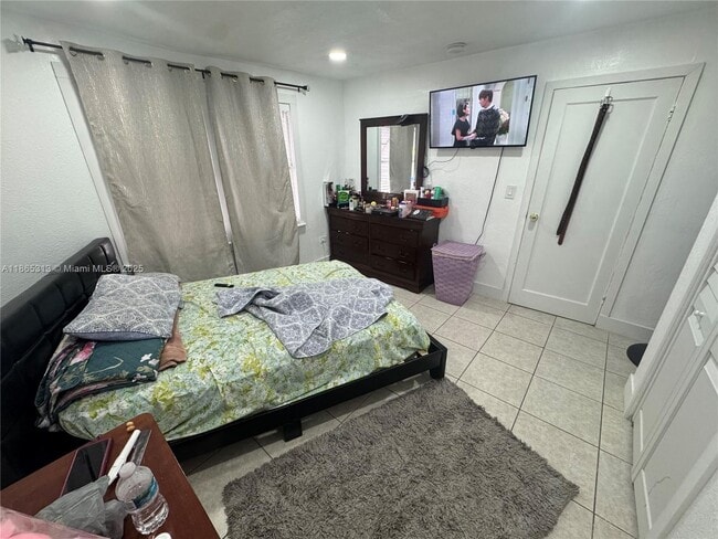 Foto del edificio - 5832 SW 2nd St