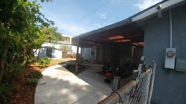 Foto del edificio - 4230-4232 Swift Ave