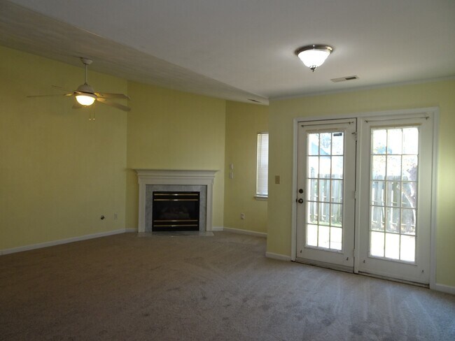 Foto del edificio - Single Family Ranch in Fawn Lake Newport N...