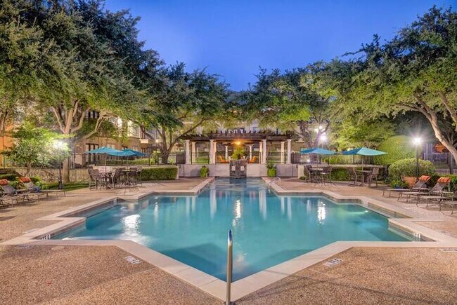 Foto del edificio - 4400 W University Blvd