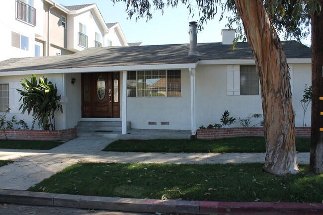 Building Photo - 4806-4812 Sawtelle Blvd