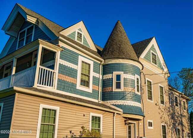 Foto del edificio - 70 N Bath Ave