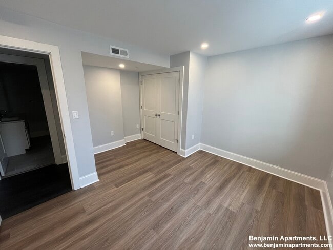 Foto del edificio - 80 N Beacon St