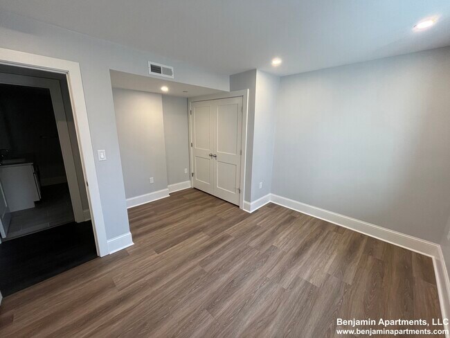 Building Photo - 80 N Beacon St