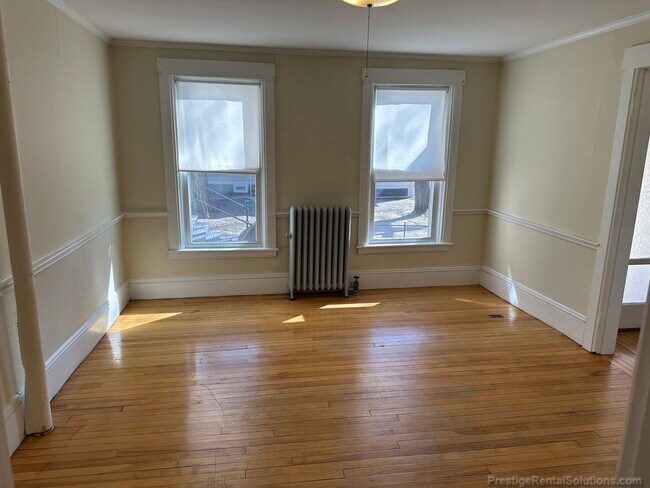 Foto del edificio - 137 Merriam Ave