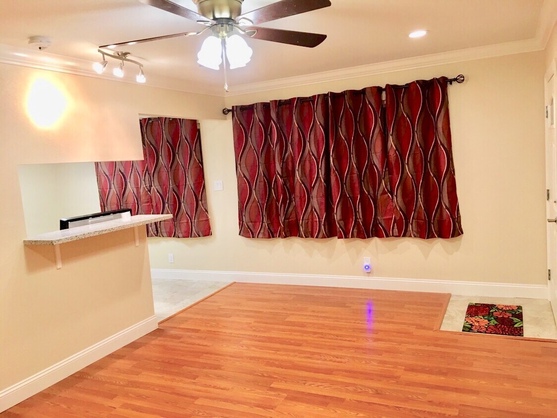 Foto principal - 1134 Edsel Dr