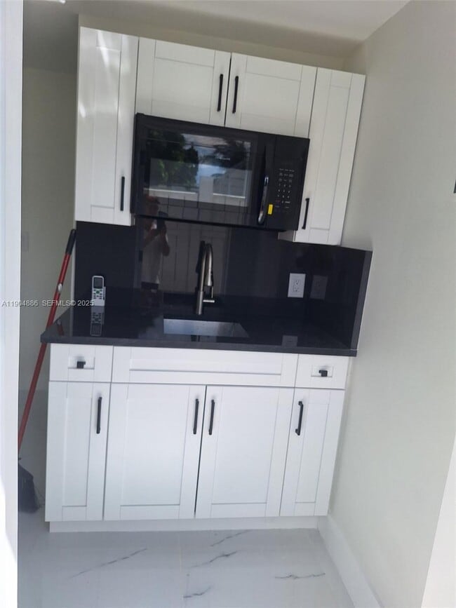 Building Photo - 26XX Riviera Dr